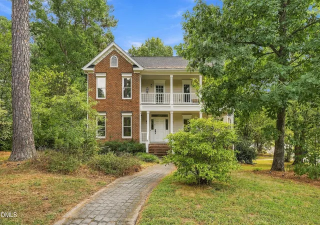 Photo 4 of Sale Pending at 723 Nichols Farm Dr, Durham, NC 27703 | MLS# 10193996 | Listing updated on 2026-10-06