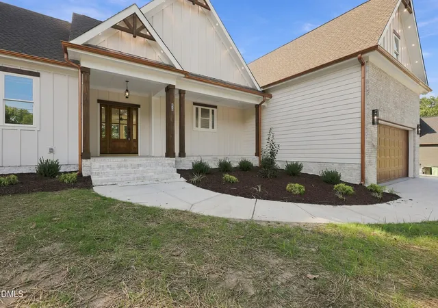 Photo 4 of Single family home for sale at 613 Pearces Rd, Zebulon, NC 27597 | MLS# 10192198 | Listing updated on 2026-10-04