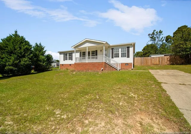 Photo 2 of Sale Pending at 4928 Short Jesters Ct, Hope Mills, NC 28348 | MLS# 767256 | Listing updated on 2026-09-16