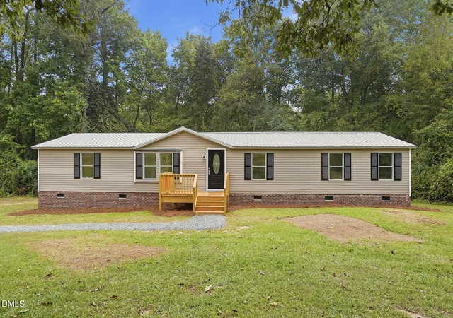 Photo 2 of Manufactured home for sale at 116 Avon Ln, Newton Grove, NC 28366 | MLS# 10194293 | Listing updated on 2026-09-23
