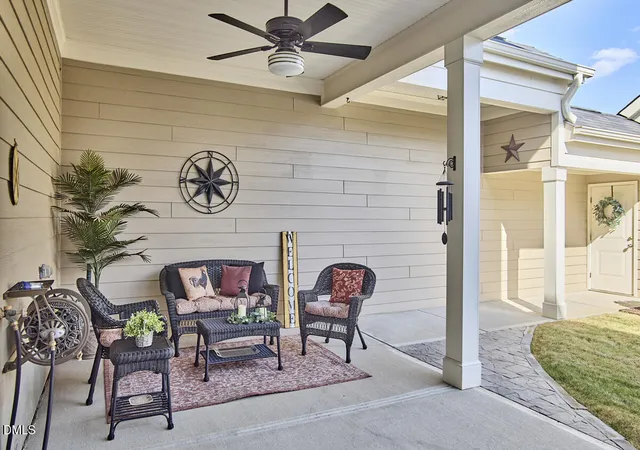 Photo 4 of Single family home for sale at 1237 Brown Velvet Ln, Apex, NC 27523 | MLS# 10192009 | Listing updated on 2026-09-17