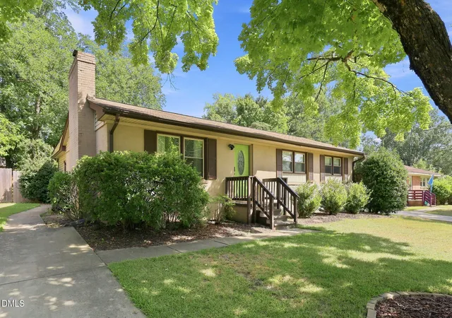 Photo 2 of Single family home for sale at 913 Greenwich St, Raleigh, NC 27610 | MLS# 10192055 | Listing updated on 2026-09-11