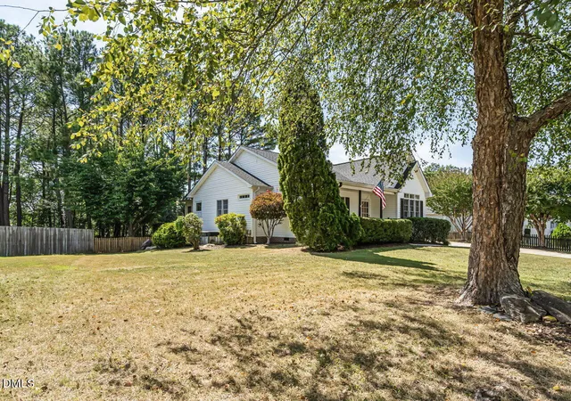 Photo 2 of Sale Pending at 517 Rodney Bay Xing, Wake Forest, NC 27587 | MLS# 10191931 | Listing updated on 2026-09-13