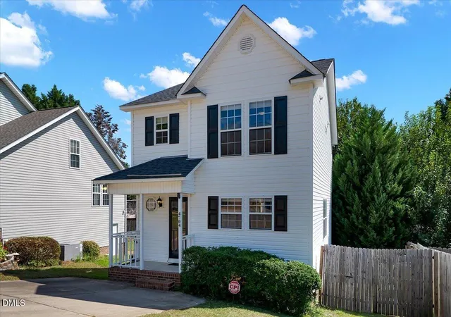 Photo 2 of Single family home for sale at 4704 Windblown Ct, Raleigh, NC 27616 | MLS# 10192373 | Listing updated on 2026-09-14