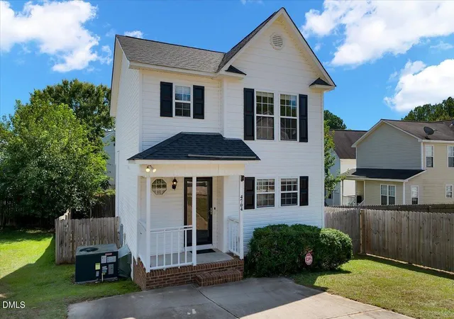Photo 3 of Single family home for sale at 4704 Windblown Ct, Raleigh, NC 27616 | MLS# 10192373 | Listing updated on 2026-09-14