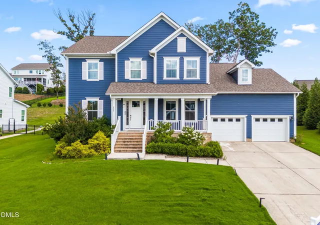 Photo 1 of Single family home for sale at 204 Garden Hts Ln, Hillsborough, NC 27278 | MLS# 10191976 | Listing updated on 2026-10-04