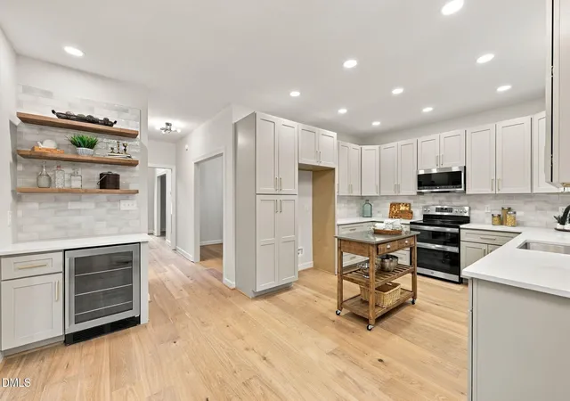 Photo 2 of Single family home for sale at 107 Somersby Ct, Cary, NC 27519 | MLS# 10192868 | Listing updated on 2026-10-28