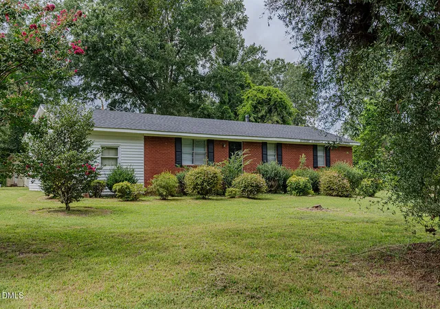 Photo 3 of Sale Pending at 469 Lakeview Ave, Burlington, NC 27215 | MLS# 10192054 | Listing updated on 2026-10-05