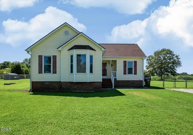 Photo 1 of Single family home for sale at 101 Wildberry Ct, Clayton, NC 27520 | MLS# 10192046 | Listing updated on 2026-09-11
