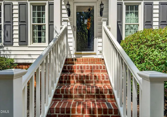 Photo 4 of Single family home for sale at 107 Canterfield Rd, Cary, NC 27513 | MLS# 10192051 | Listing updated on 2026-09-13