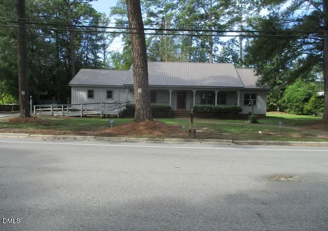 Photo 1 of Single family home for sale at 505 N East St, Roseboro, NC 28382 | MLS# 10192166 | Listing updated on 2026-09-19