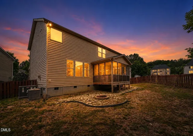 Photo 3 of Single family home for sale at 14 Brightfield Ln, Durham, NC 27712 | MLS# 10192148 | Listing updated on 2026-09-11