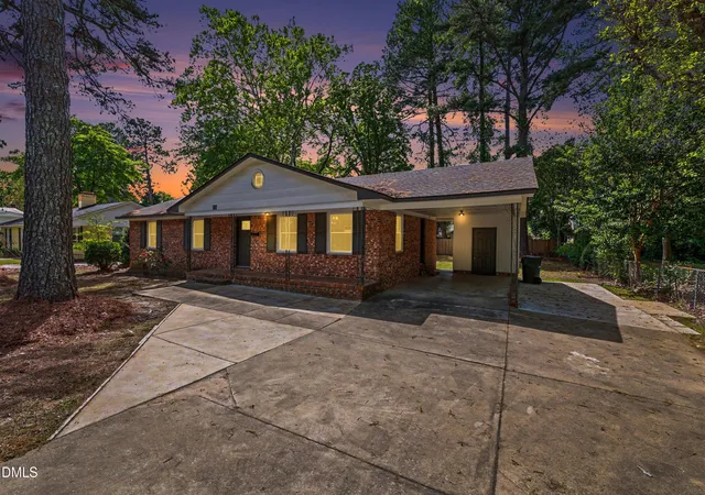 Photo 1 of Single family home for sale at 318 S Mcpherson Church Rd, Fayetteville, NC 28303 | MLS# 10192202 | Listing updated on 2026-09-18