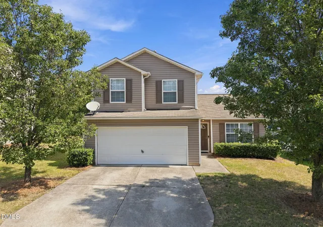 Photo 1 of Single family home for sale at 5 Crimson Clover Ct, Durham, NC 27704 | MLS# 10192742 | Listing updated on 2026-10-07