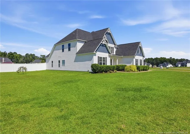 Photo 3 of Single family home for sale at 6129 Shannon Woods Way, Hope Mills, NC 28348 | MLS# 769134 | Listing updated on 2026-10-05