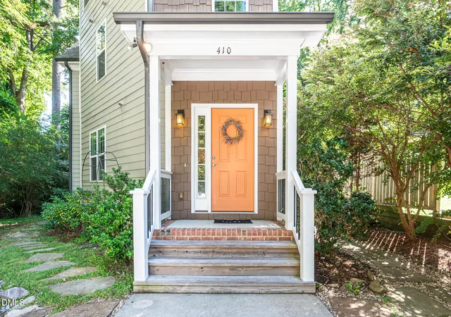 Photo 1 of Single family home for sale at 410 Broad St, Carrboro, NC 27510 | MLS# 10193888 | Listing updated on 2026-10-06