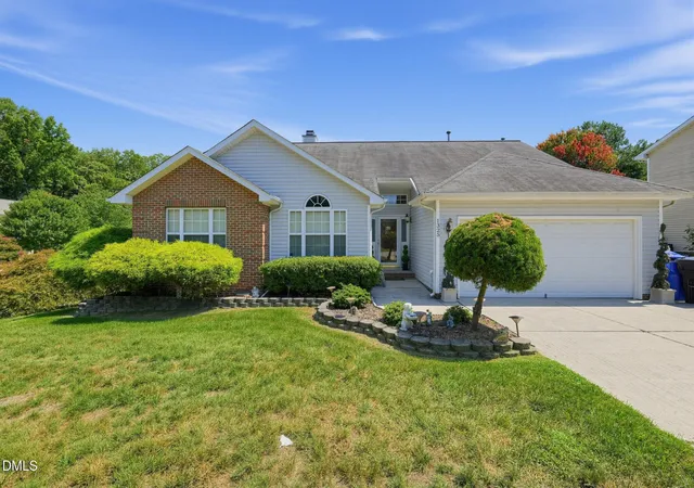 Photo 1 of Single family home for sale at 1325 Kendallwood Dr, Kernersville, NC 27284 | MLS# 10192350 | Listing updated on 2026-10-05