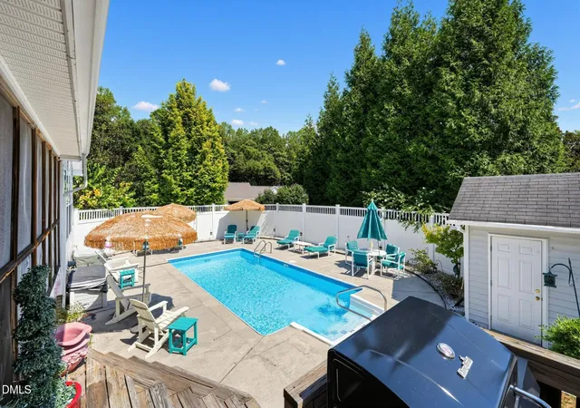 Photo 3 of Single family home for sale at 1325 Kendallwood Dr, Kernersville, NC 27284 | MLS# 10192350 | Listing updated on 2026-10-05