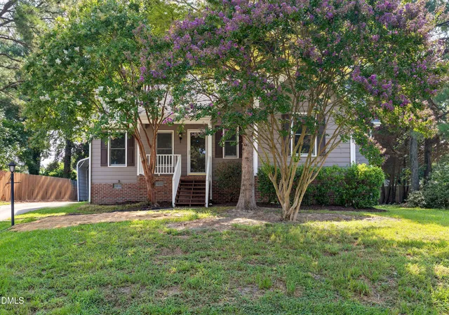 Photo 1 of Single family home for sale at 828 Alderleaf Dr, Fuquay Varina, NC 27526 | MLS# 10192359 | Listing updated on 2026-09-11
