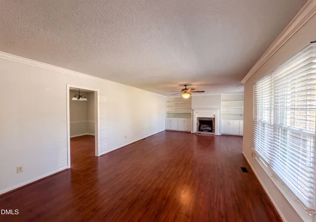 Photo 3 of Single family home for sale at 3311 Woodmere Ct, Hope Mills, NC 28348 | MLS# 10192348 | Listing updated on 2026-10-08