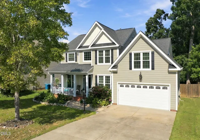 Photo 3 of Single family home for sale at 6625 Barton Crk Dr, Whitsett, NC 27377 | MLS# 10192375 | Listing updated on 2026-10-05