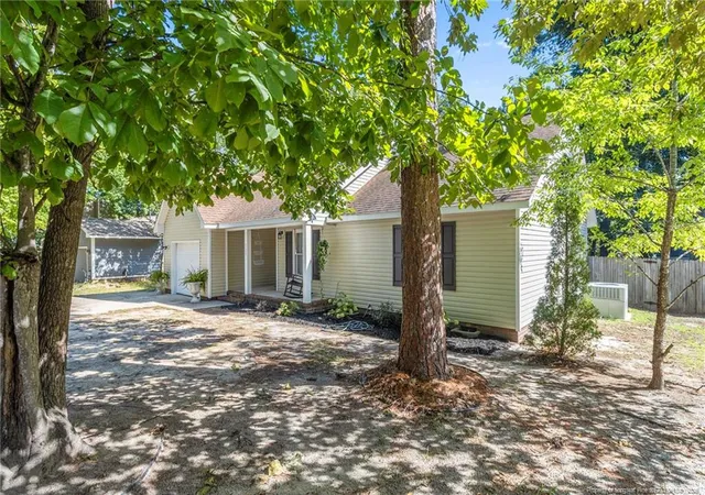 Photo 3 of Single family home for sale at 725 Sunnycrest Dr, Fayetteville, NC 28314 | MLS# 769258 | Listing updated on 2026-10-05