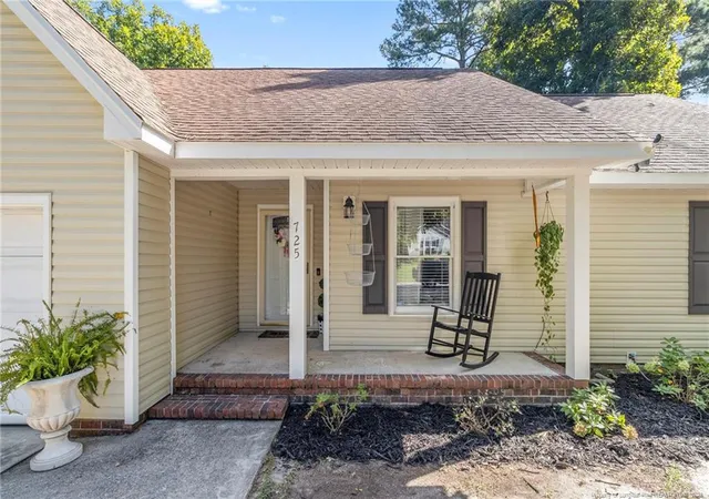 Photo 4 of Single family home for sale at 725 Sunnycrest Dr, Fayetteville, NC 28314 | MLS# 769258 | Listing updated on 2026-10-05