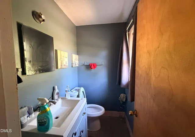 Photo 2 of Single family home for sale at 2010 Biltmore Dr, Fayetteville, NC 28304 | MLS# 10192572 | Listing updated on 2026-09-14
