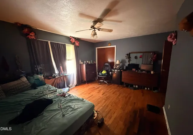 Photo 3 of Single family home for sale at 2010 Biltmore Dr, Fayetteville, NC 28304 | MLS# 10192572 | Listing updated on 2026-09-14