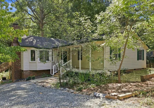 Photo 1 of Single family home for sale at 4013 Saint Edmunds Ln, Apex, NC 27539 | MLS# 10192674 | Listing updated on 2026-10-01