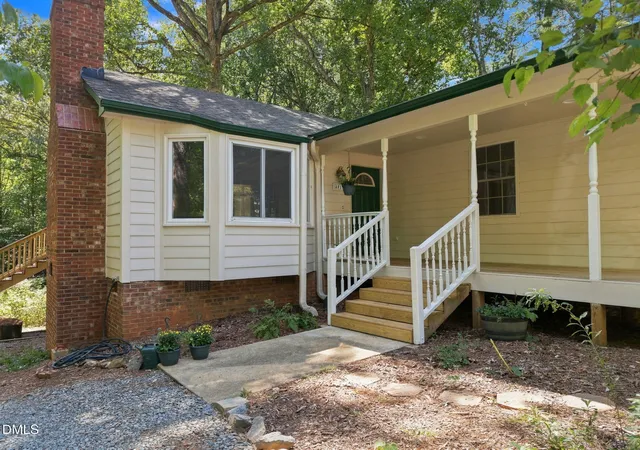Photo 2 of Single family home for sale at 4013 Saint Edmunds Ln, Apex, NC 27539 | MLS# 10192674 | Listing updated on 2026-10-01