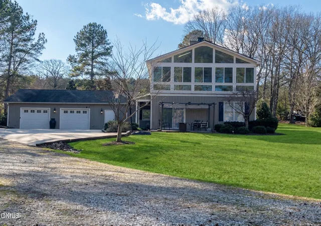 Photo 1 of Single family home for sale at 301 Pebble Hl Ln, Henderson, NC 27537 | MLS# 10192414 | Listing updated on 2026-10-07