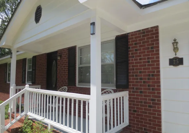 Photo 2 of Single family home for sale at 25 E North St, Angier, NC 27501 | MLS# 10192432 | Listing updated on 2026-09-30