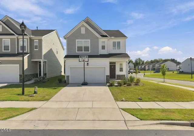 Photo 1 of Single family home for sale at 749 Cainhoy Ct, Zebulon, NC 27597 | MLS# 10192692 | Listing updated on 2026-10-01