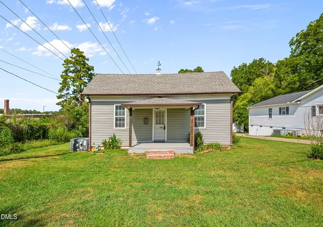 Photo 3 of Single family home for sale at 127 E College St, Franklinton, NC 27525 | MLS# 10192959 | Listing updated on 2026-09-30