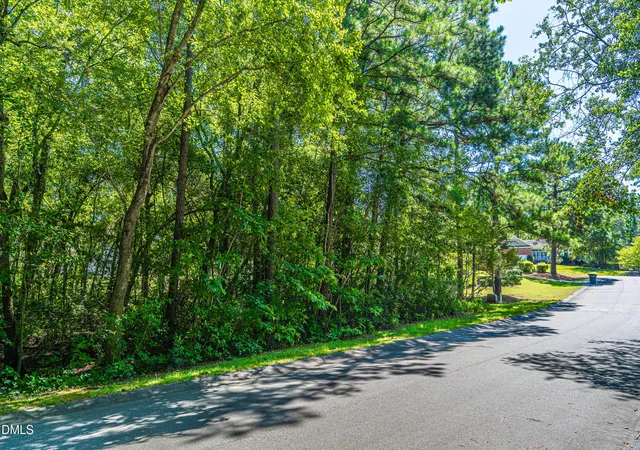 Photo 1 of Sale Pending at 4 Bedford Cir, Pinehurst, NC 28374 | MLS# 10192669 | Listing updated on 2026-09-18