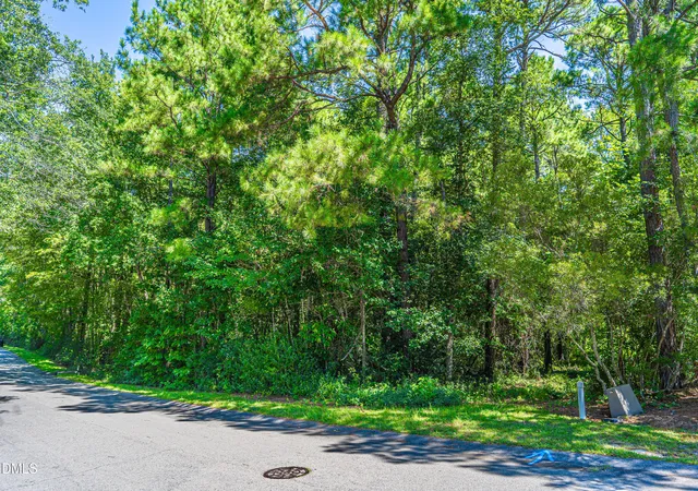 Photo 2 of Sale Pending at 4 Bedford Cir, Pinehurst, NC 28374 | MLS# 10192669 | Listing updated on 2026-09-18
