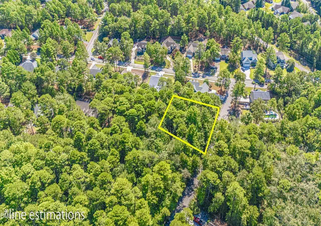 Photo 3 of Sale Pending at 4 Bedford Cir, Pinehurst, NC 28374 | MLS# 10192669 | Listing updated on 2026-09-18