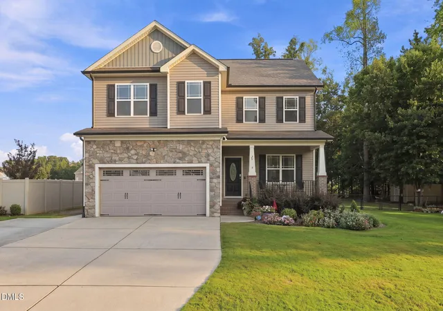 Photo 2 of Single family home for sale at 25 Brushwood Ct, Youngsville, NC 27596 | MLS# 10192764 | Listing updated on 2026-09-20