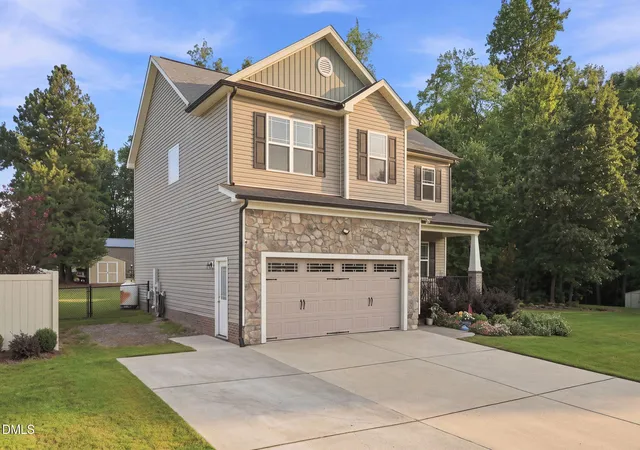 Photo 3 of Single family home for sale at 25 Brushwood Ct, Youngsville, NC 27596 | MLS# 10192764 | Listing updated on 2026-09-20