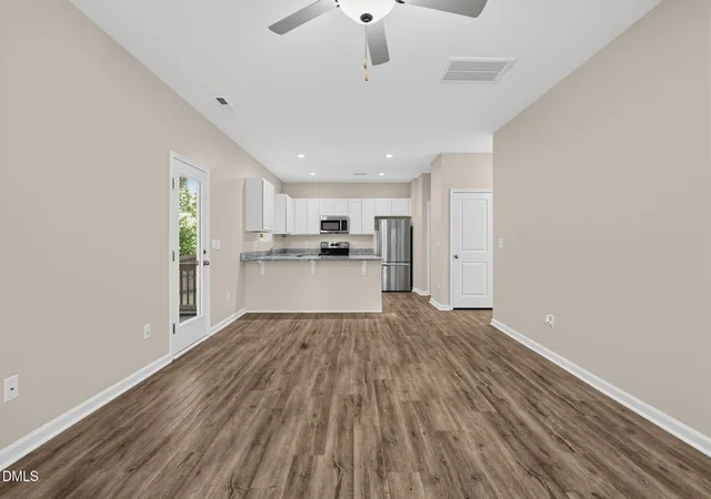 Photo 3 of Single family home for sale at 129 Rolling Crk Cir, Clayton, NC 27520 | MLS# 10192559 | Listing updated on 2026-09-14