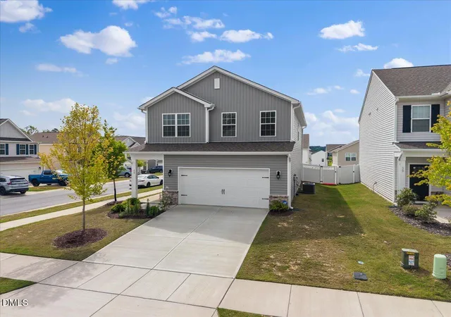 Photo 2 of Sale Pending at 40 Branch Wood Dr, Fuquay Varina, NC 27526 | MLS# 10192582 | Listing updated on 2026-10-02