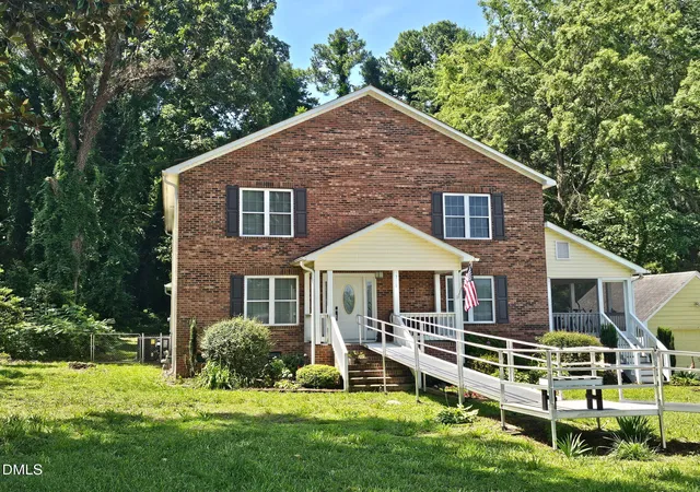 Photo 1 of Sale Pending at 711 E Sunrise Ave, Thomasville, NC 27360 | MLS# 10192608 | Listing updated on 2026-09-25
