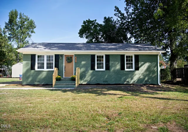 Photo 1 of Sale Pending at 256 W Lillington St, Angier, NC 27501 | MLS# 10193583 | Listing updated on 2026-10-03