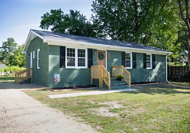 Photo 3 of Sale Pending at 256 W Lillington St, Angier, NC 27501 | MLS# 10193583 | Listing updated on 2026-10-03