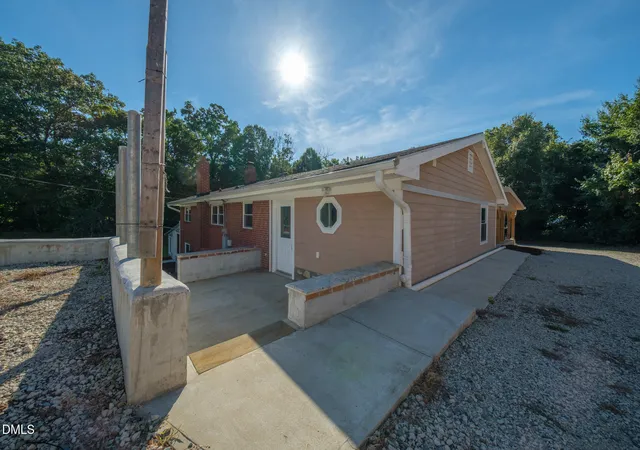 Photo 3 of Single family home for sale at 624 W Gilbreath St, Graham, NC 27253 | MLS# 10192822 | Listing updated on 2026-09-28