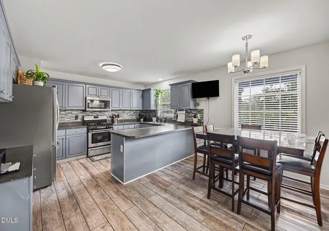 Photo 3 of Single family home for sale at 31 Water Oak Dr, Smithfield, NC 27577 | MLS# 10192946 | Listing updated on 2026-09-16