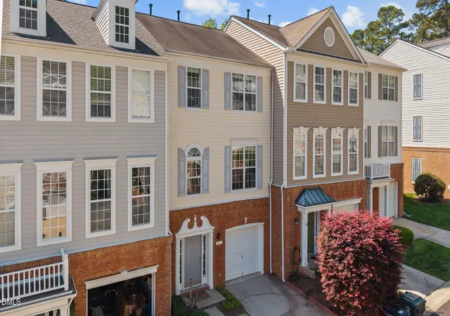 Photo 2 of Townhouse for sale at 5537 Red Robin Rd, Raleigh, NC 27613 | MLS# 10193571 | Listing updated on 2026-09-27