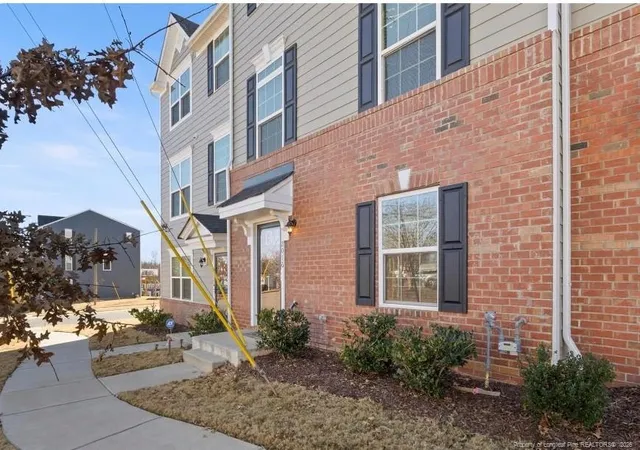 Photo 2 of Single family home for sale at 2016 Tupelo Grv Ln, Gastonia, NC 28054 | MLS# 769271 | Listing updated on 2026-09-14