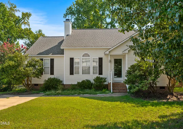 Photo 1 of Single family home for sale at 105 Mckenzie Cir, Clayton, NC 27520 | MLS# 10192804 | Listing updated on 2026-09-16